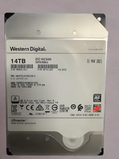 西部数据的企业级硬盘，也是nas的一个很好搭配