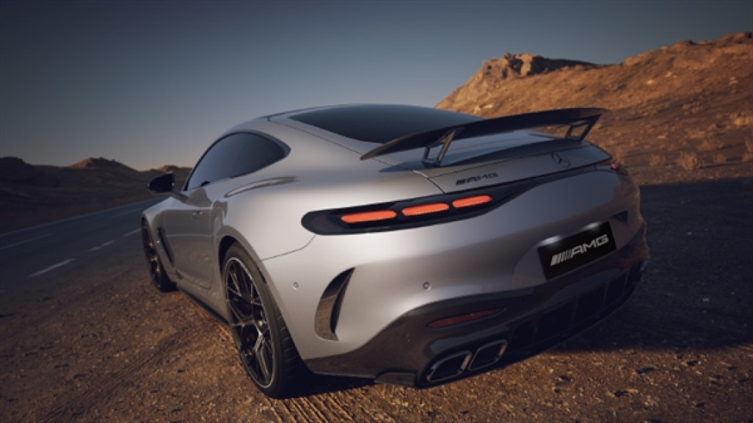 纯油V8不插电!奔驰AMG GT 63 4MATIC+中国首秀:“破百”仅需3.2秒