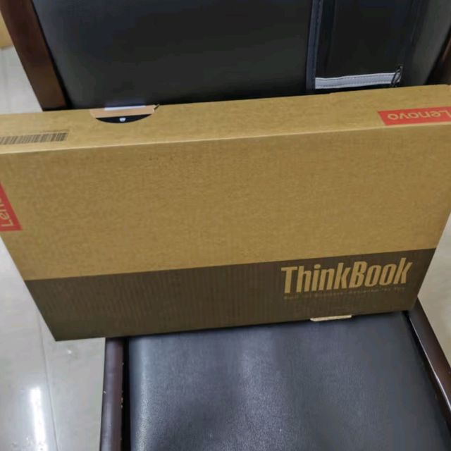 当面对销售员的各种推销时，要学会冷静应对，不被情绪左右