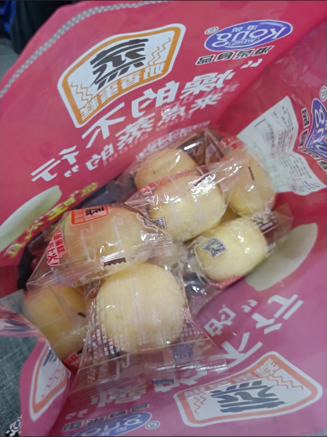 春日里的甜蜜慰藉：港荣蒸蛋糕