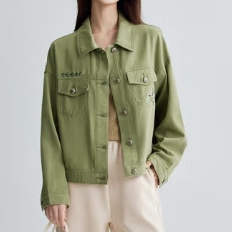 淡绿色刺绣牛仔外套，春日氛围感满满