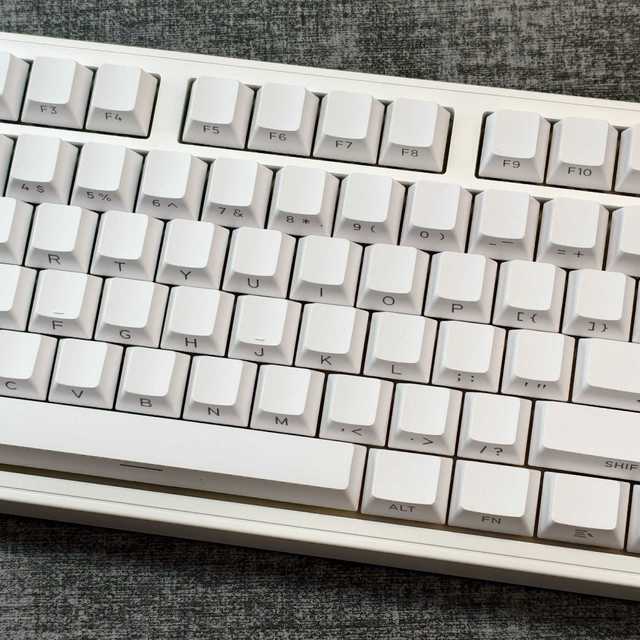 徒增功耗还是提升体验，键盘带屏幕咋样？——高斯GS3087T Pro