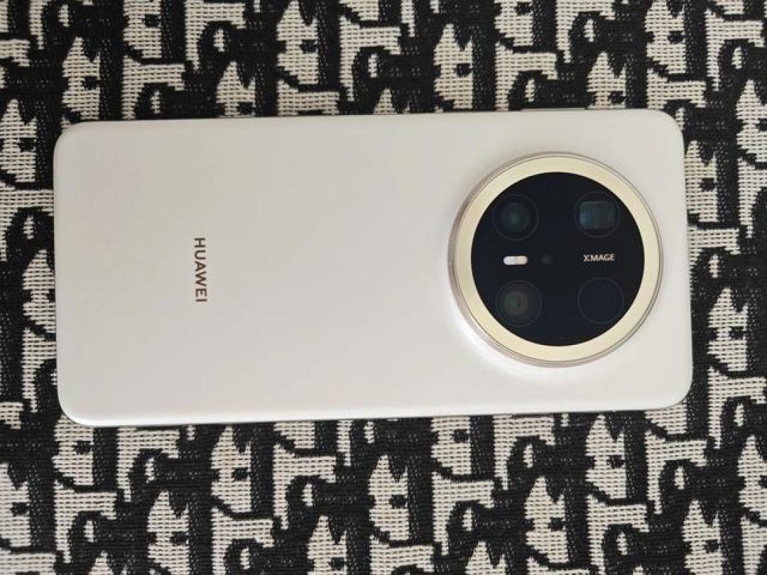 鸿蒙5.0颠覆体验！Mate70 Pro+升级实测：流畅度翻倍，AI黑科技太炸了
