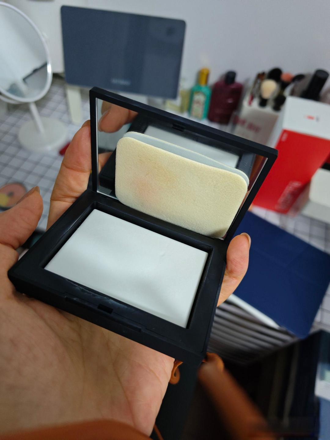 粉底液怎么选？3步找到本命色号，干油皮不踩雷！