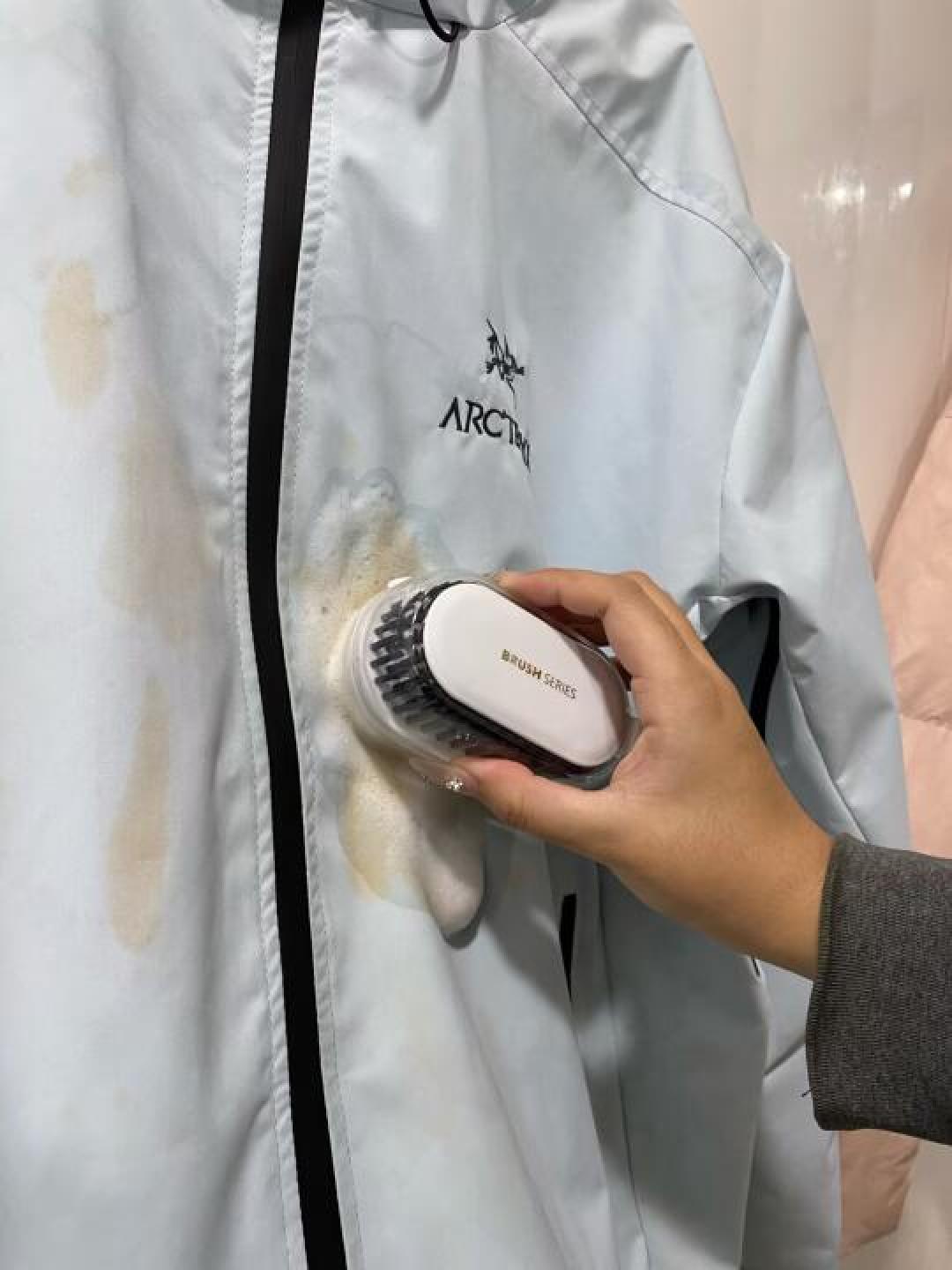 冲锋衣清洁四步法:这样洗防水不伤衣,户外老司机都收藏了!