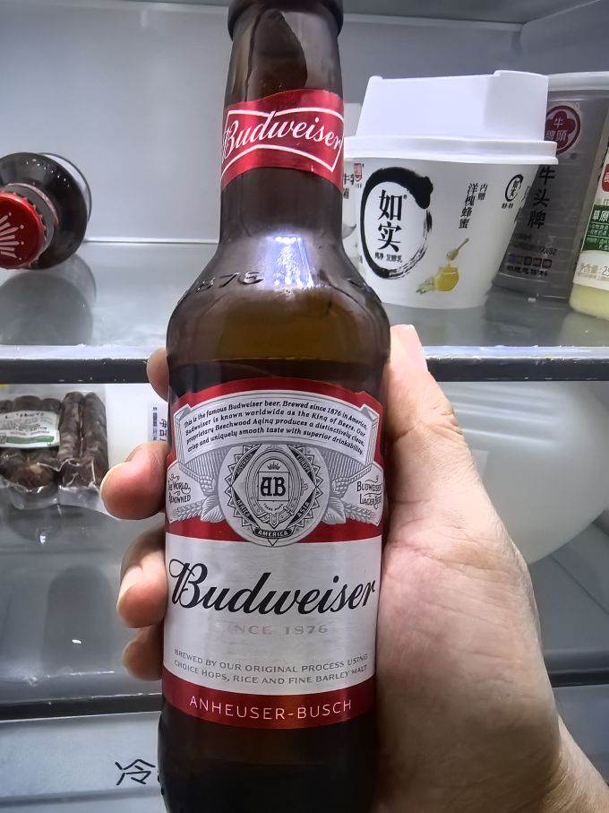 春日微醺|百威经典醇正小红瓶