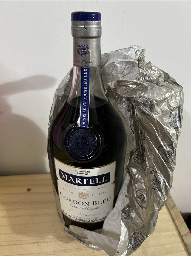 马爹利蓝带干邑白兰地，名气响亮的干邑白兰地！