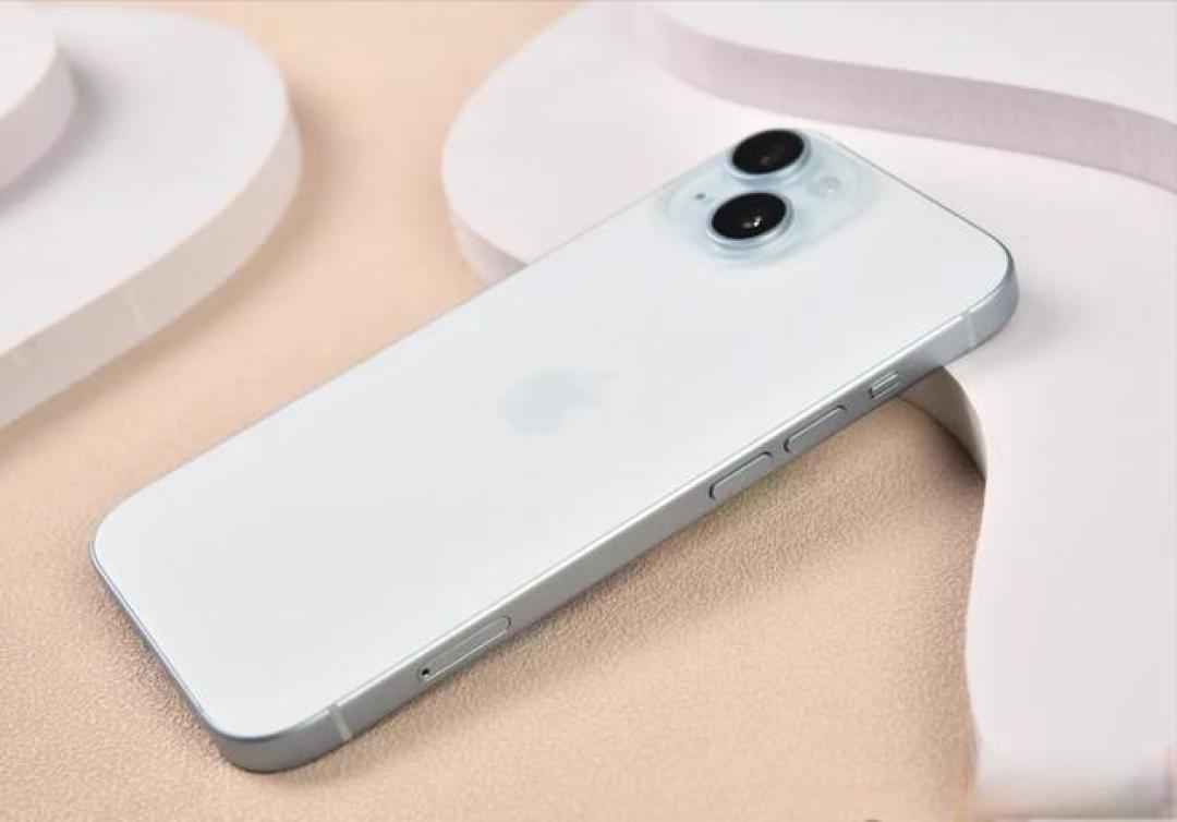 iPhone16与iPhone15全方位对比:A18芯片+8G运存升级是否值得多花800?