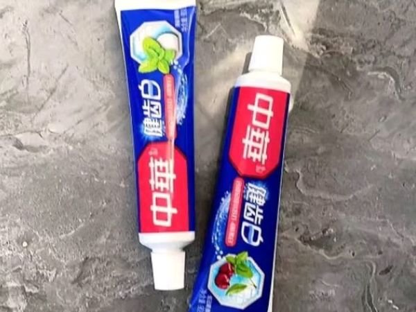 中华健齿白小苏打牙膏，亮白去渍效果如何？
