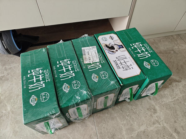 9毛一盒的纯牛奶，真的比还水便宜