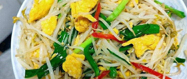 春天必吃这口鲜，手把手教你炒绿豆芽，3分钟搞定比肉还香！