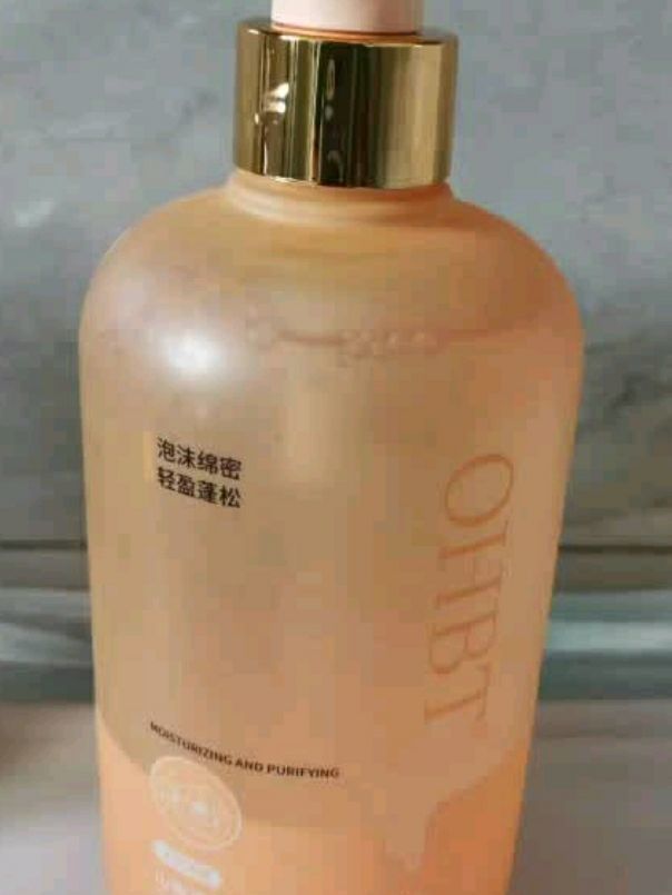 告别油腻头屑，邂逅OHBT山茶花洗发水