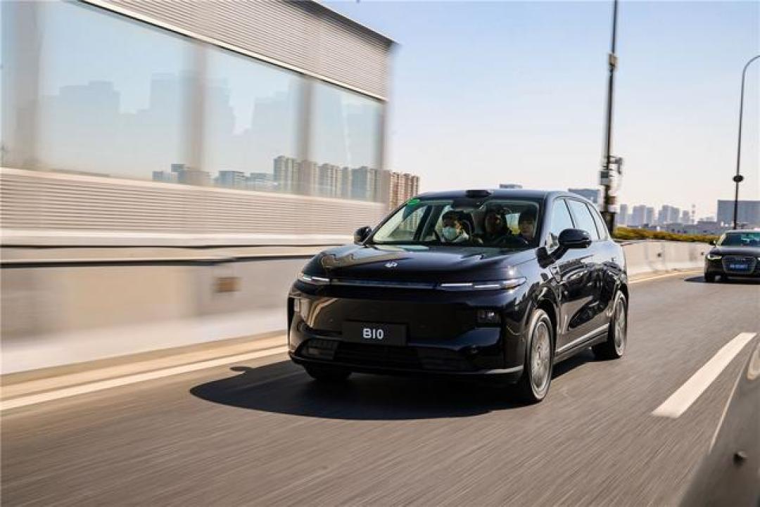 15万级唯一激光雷达SUV!零跑B10实测续航不虚标,底盘调校竟有玛莎拉蒂基因?