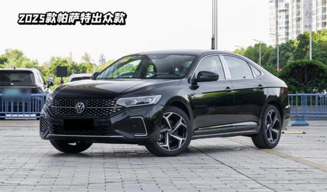2025款帕萨特PRO 380TSI深度实测：德系动力+三联屏，闭眼入的六边形战士？