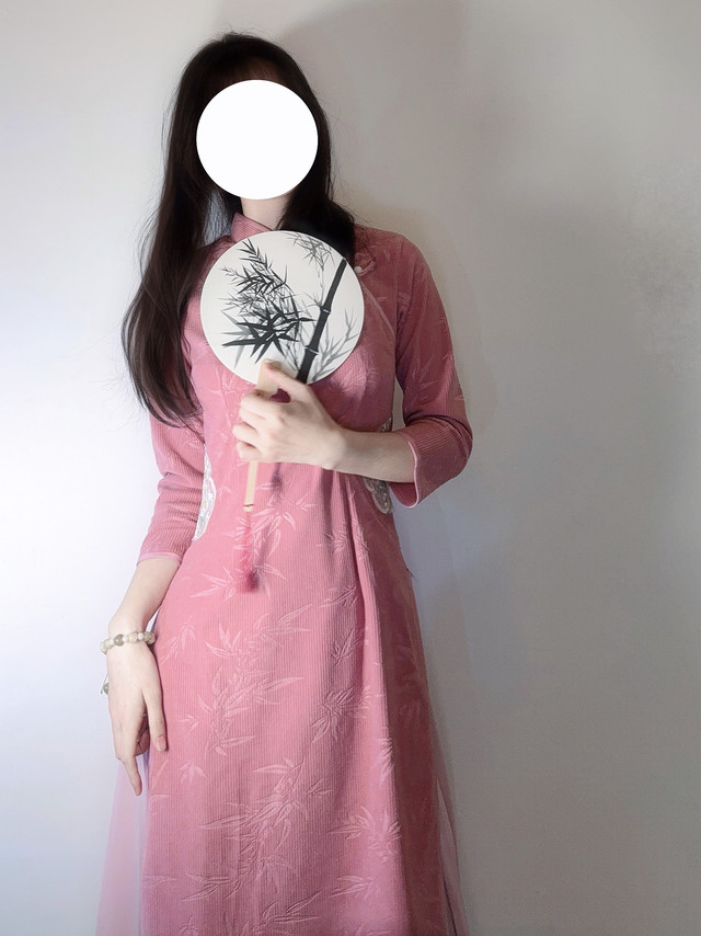 春日穿搭【人间四月天｜把江南烟雨穿在身上的新中式旗袍】