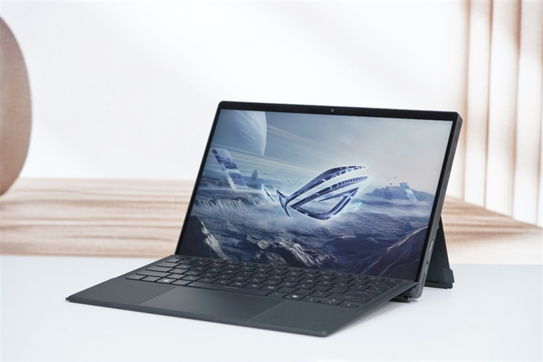 CPU超越i9-14900HX、核显强于RTX 4060!ROG幻X 2025评测:唯一能跑70B大模型