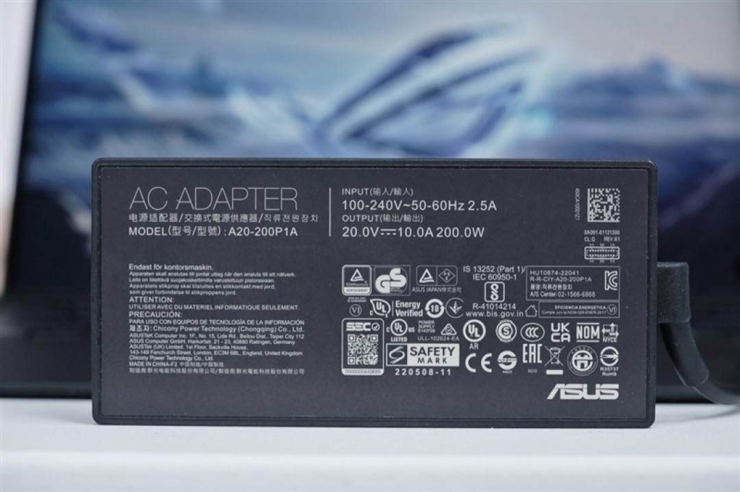 CPU超越i9-14900HX、核显强于RTX 4060!ROG幻X 2025评测:唯一能跑70B大模型