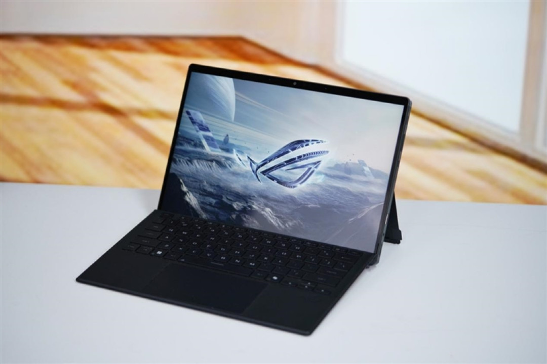 CPU超越i9-14900HX、核显强于RTX 4060!ROG幻X 2025评测:唯一能跑70B大模型