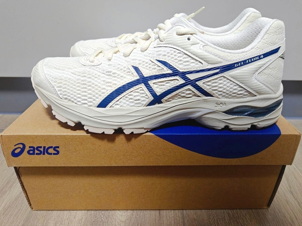 宝藏跑鞋：ASICS GEL-FLUX 4