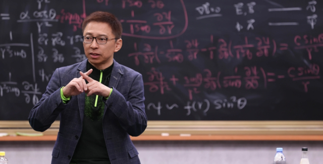 张朝阳建议一天吃2顿饭睡4个小时有什么科学依据？