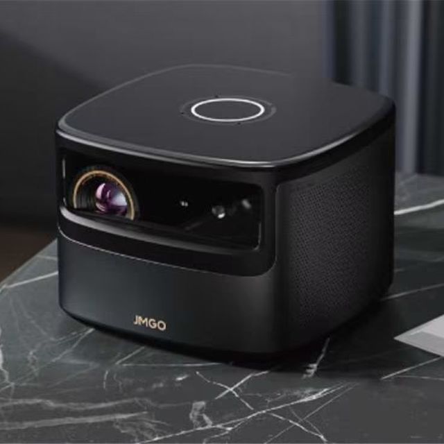 坚果V20智能投影仪，AI赋能更优秀的观影