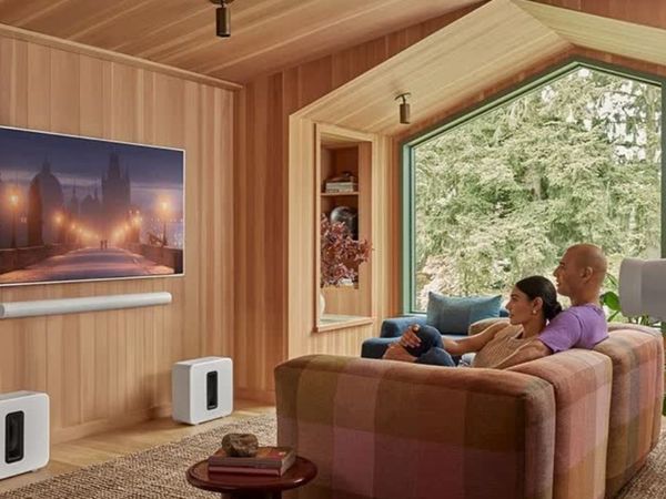 家庭影院新选择：白色低音炮