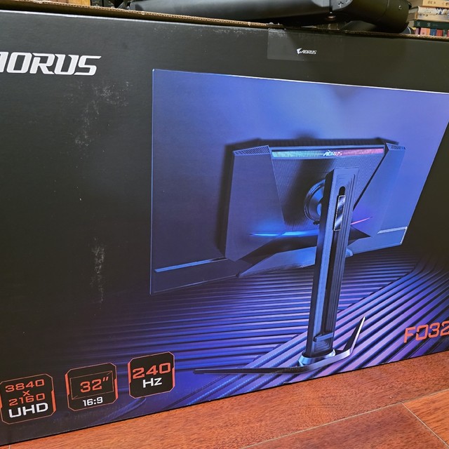 Aorus FO32U2P显示器 简单开箱：4K OLED与DP2.1的组合