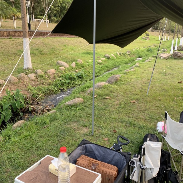 宝藏露营地，有山有水有草地
