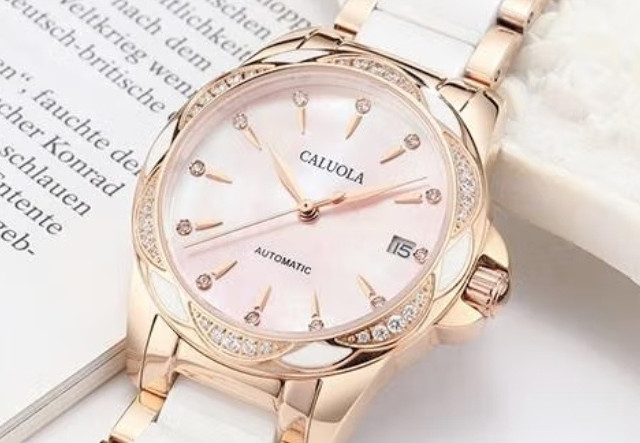 腕间春色 | 卡罗莱女表的春日时尚法则