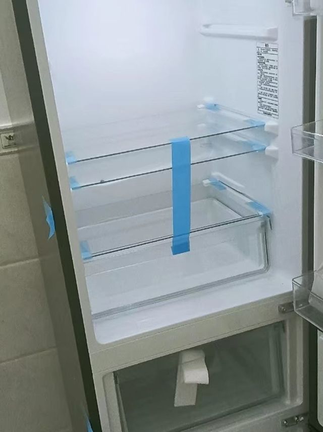 海尔219L冰箱，小小的很可爱