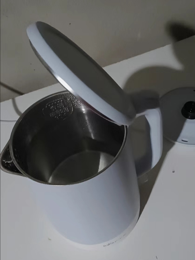 小熊电水壶