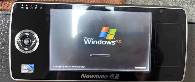 全新89元的掌上电脑，预装WinXP系统，采用4.8寸屏幕