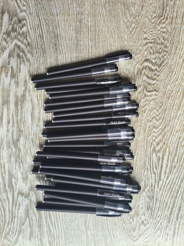 黑色中性笔30支0.5mm