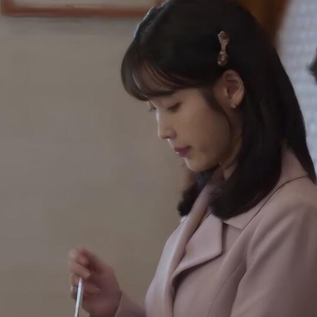 《海风撕裂三代女性命运！IU朴宝剑新剧凭何让全网为母爱泪崩？》