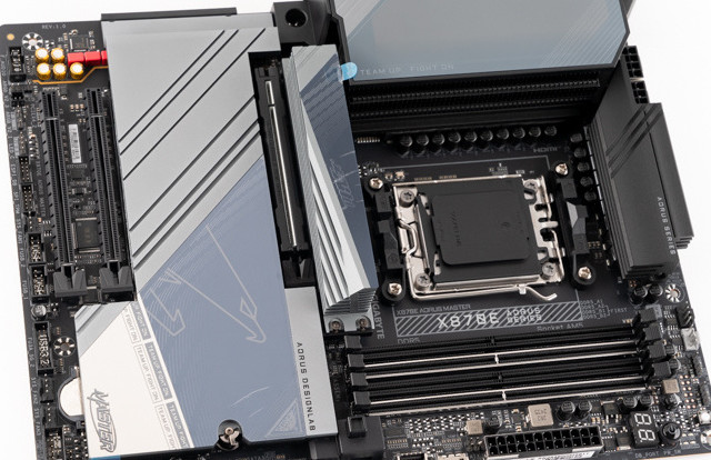 工作游戏两不误，技嘉 超级雕 X870E AORUS MASTER 开箱分享