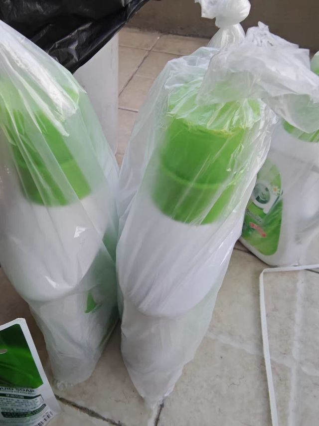 妈妈壹选植皂洗衣液，洗衣自然洁净