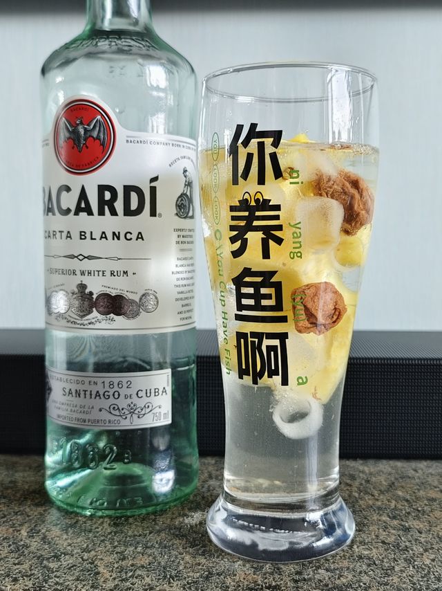 春天不止吃菠萝，还能喝菠萝！解锁菠萝微醺新喝法，绝对不养鱼！