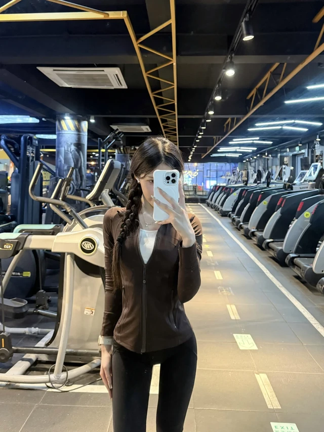 奉劝那些在健身房爬坡的姐妹…
