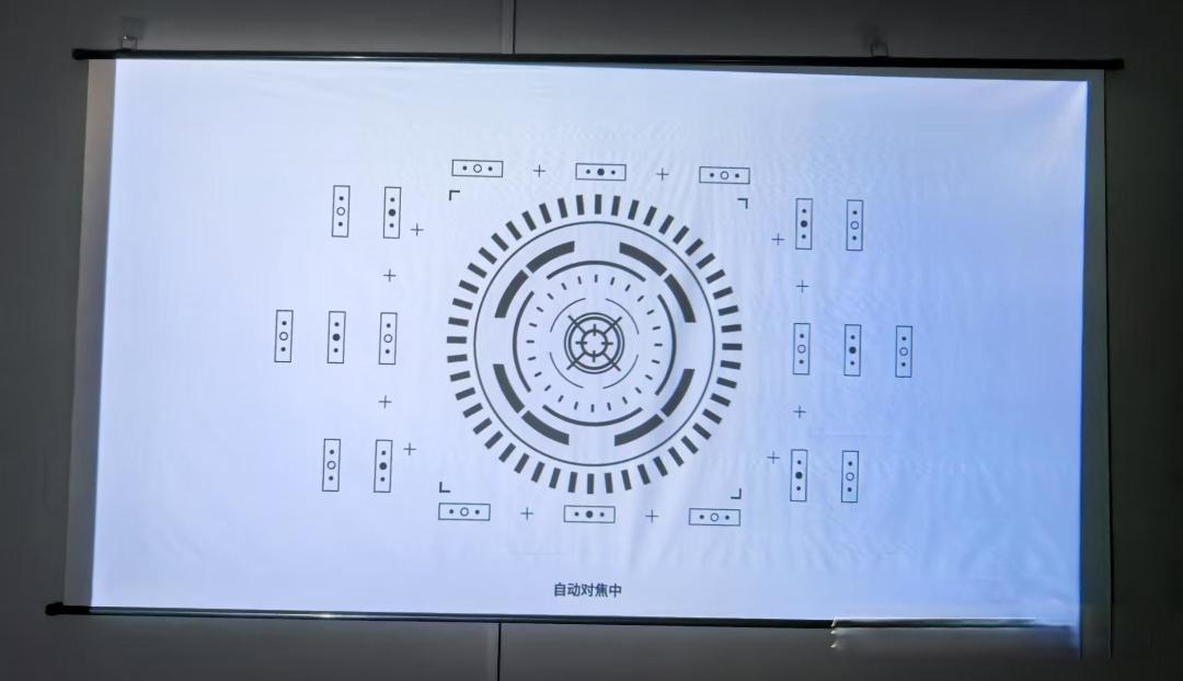 家用投影仪亮度选择误区揭秘:不同场景需求全解析