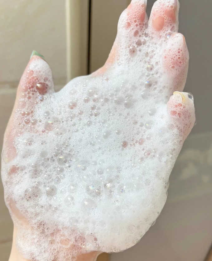 一叶子洁面乳