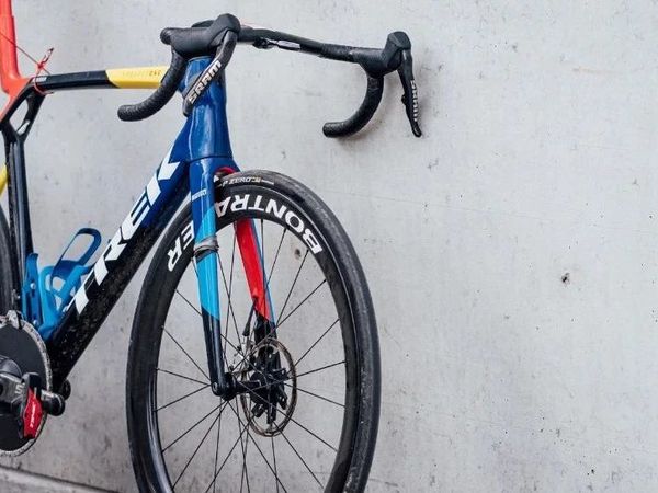 51/62轮组、单盘13速，佩德森的根特赛冠军战车Trek Madone Gen 8