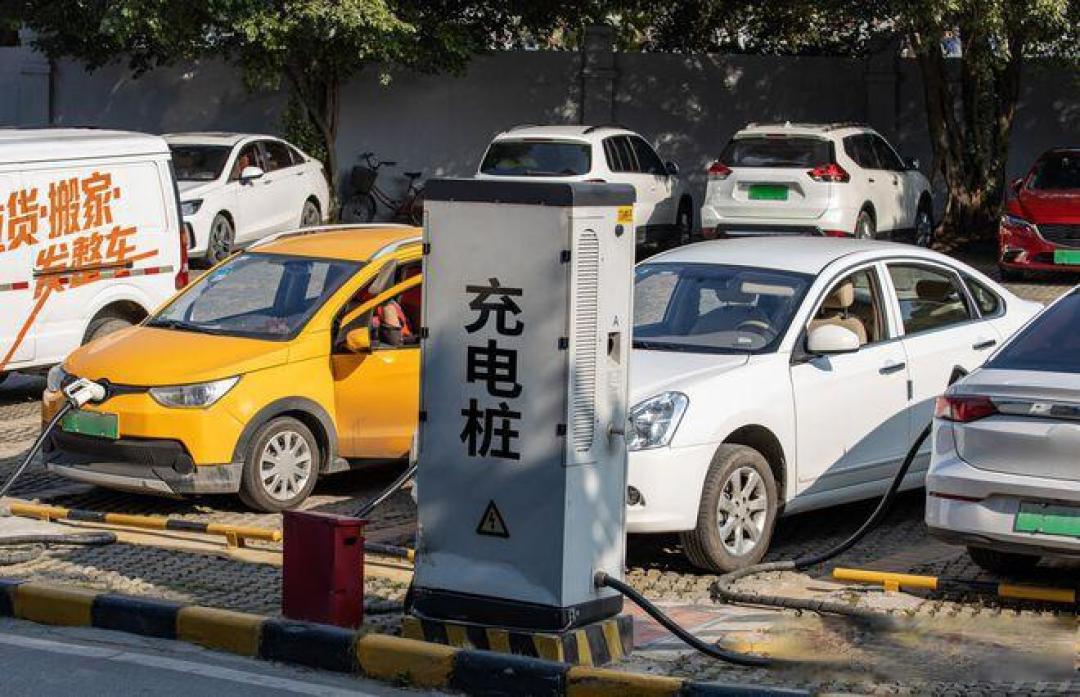 购车贵3万,十年省6万!电动车和燃油车谁更划算?