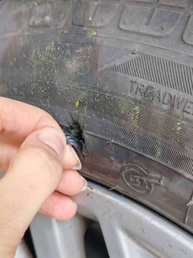 轮胎在马路牙子上蹭了，还能用吗？