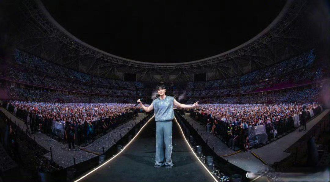 李荣浩演唱会黑科技!抖音定制特效让万人惊叹