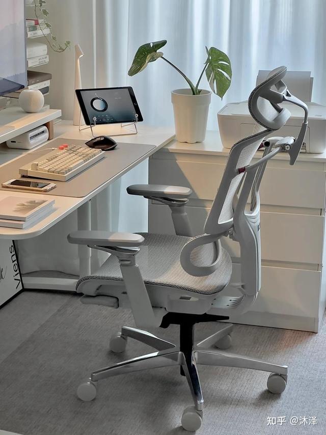 有哪些经典款设计师椅子？