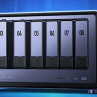 绿联私有云DXP8800八盘位NAS存储