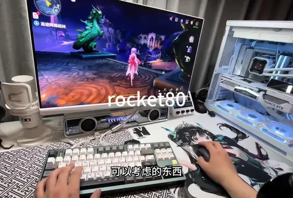 毕业级的80配列铝坨坨键盘 火箭80 （掉落航插线）我个人非常喜欢这套键帽，背部装饰可能有些过于简约了，不过可能也只是我个人的想法#客制化键盘 #机械键盘 #数码科技 #铝坨坨键盘 #强烈推荐
