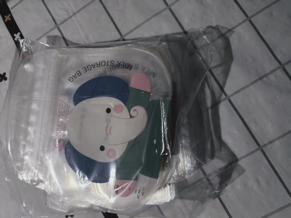 母乳保鲜袋评测：白熊一次性储存袋