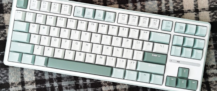 当机械键盘遇上 AI：RK R87PRO AI 四模键盘使用体验