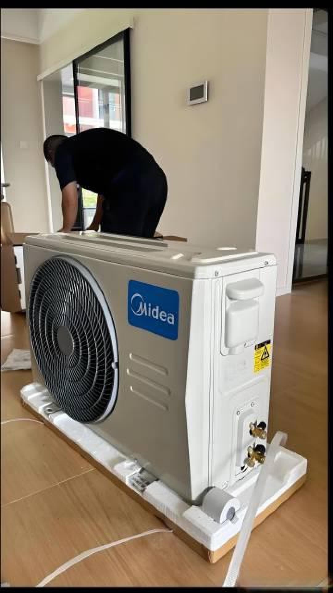 美的酷省电Ultra空调拆解:AI算法+三重硬核技术如何实现25%省电与全域控温?